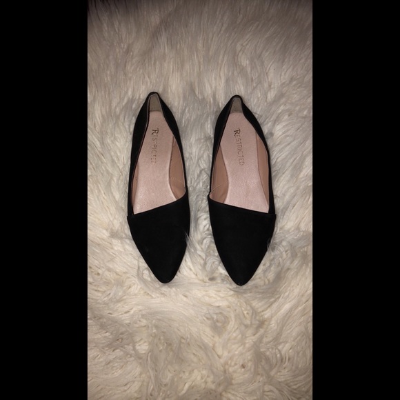 Pointed toe flats - Picture 2 of 4